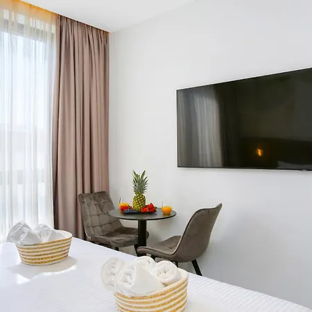 Fly - 50m From The - New 2024 Guest house *
