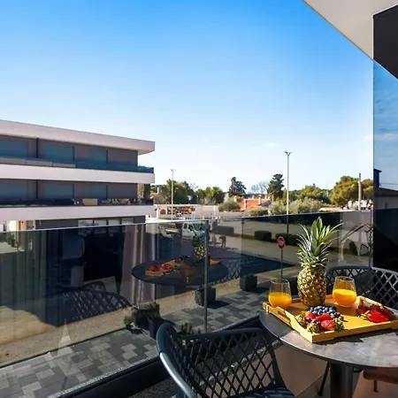 Fly - 50m From The - New 2024 Guest house *